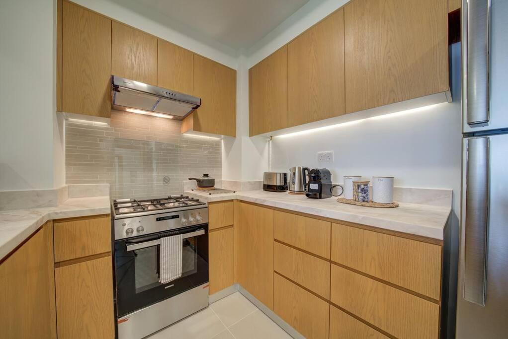 Burj Khalifa View - 2Br And Maid - Downtown Apartment Dubai Luaran gambar
