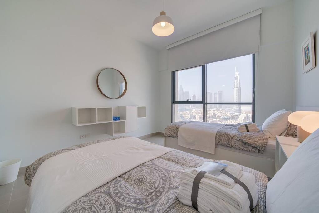 Burj Khalifa View - 2Br And Maid - Downtown Apartment Dubai Luaran gambar